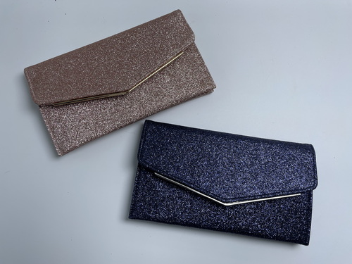 Envelope clutches