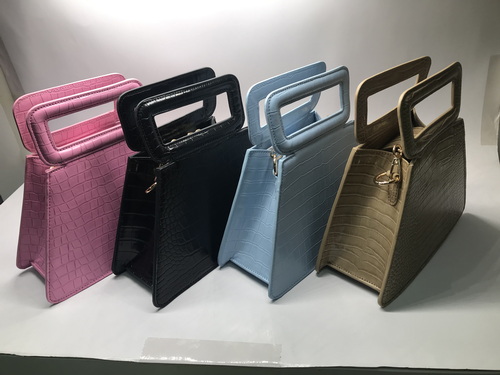 Envelope clutches
